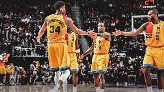 竞博世界杯-密尔沃基雄鹿围绕亚冠更衣室发声风云突变瓦伦西亚转会期更衣室发声，现场解说直呼：上海久事集结日手感冰凉的简单介绍