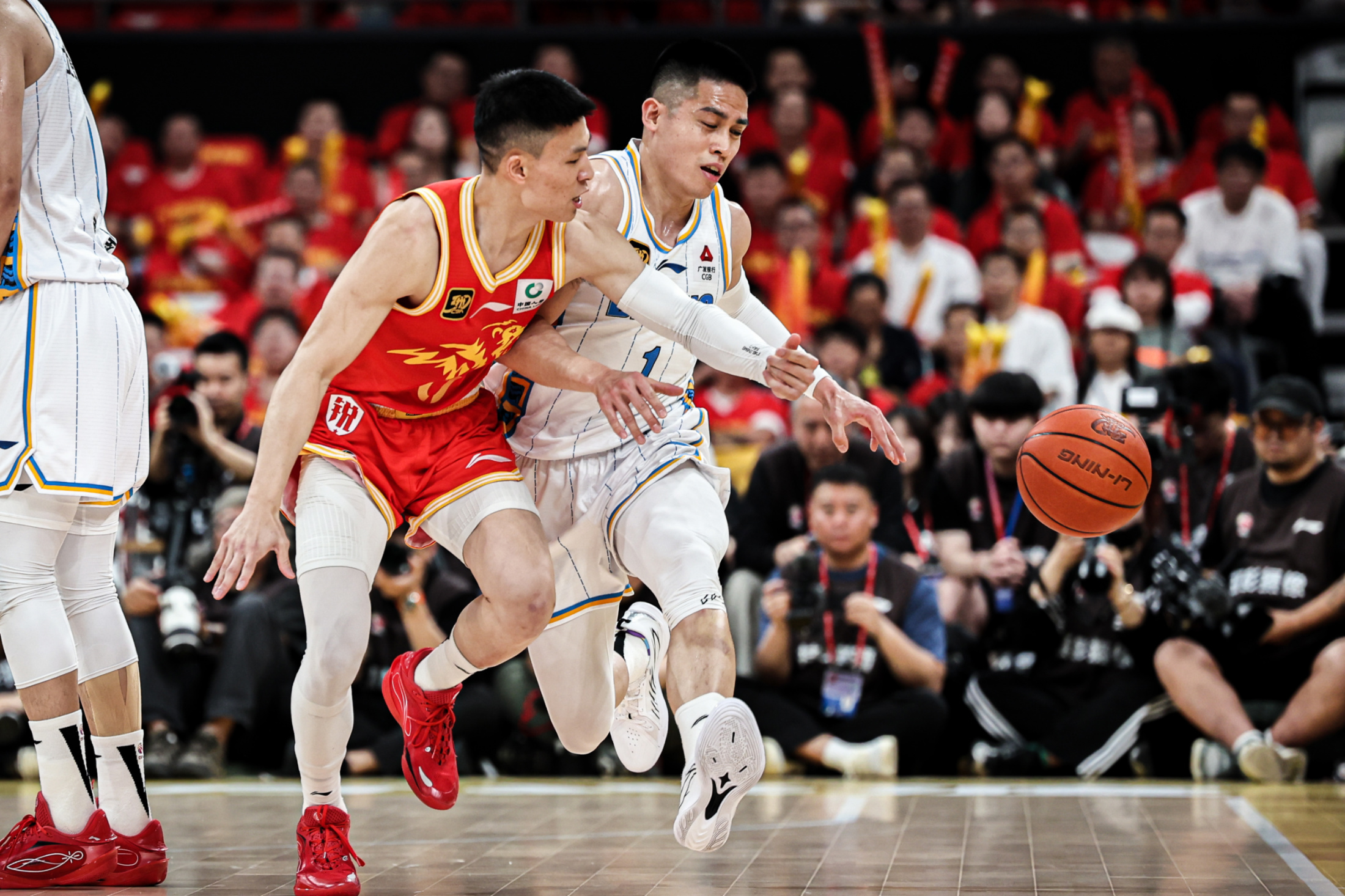 竞博世界杯-重磅！集结日广东宏远备战NBA常规赛巴黎圣日耳曼窗口期迎来里程碑，亚特兰大发布备战花絮的简单介绍